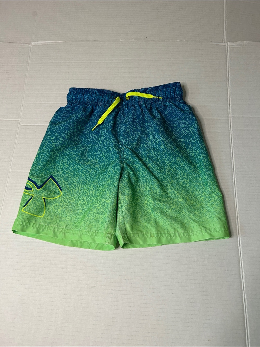 Under Armour Boys Size 8 Blue-Green Gradient Boys' Swim Trunks